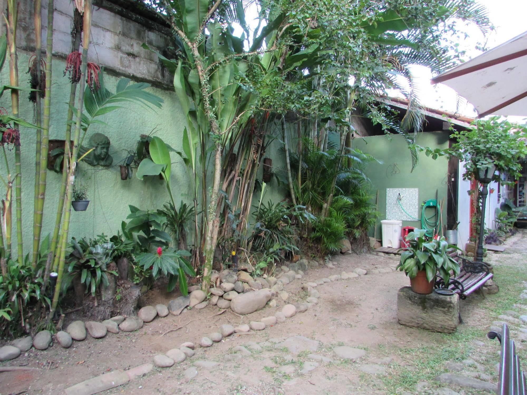 Pousada Solar Do Algarve Em Paraty Ha 5 Minutos Do Centro Historico Exterior foto